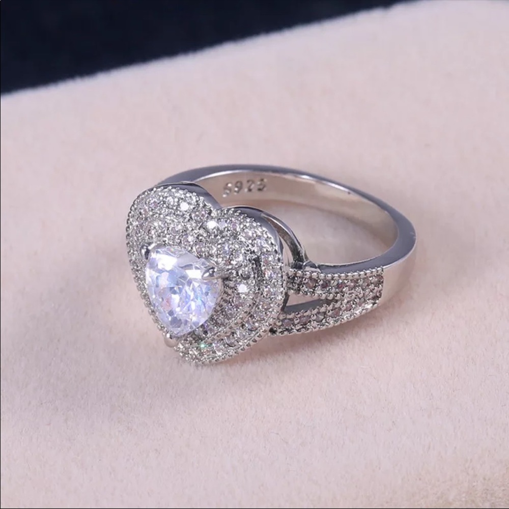 925 Silver Romantic Heart Diamonds Ring - Picture 4 of 6